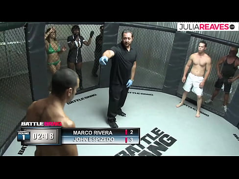 ❤️ Ultimate Fighter ቀለበቱ ውስጥ ከተጣላ በኋላ አንዲት ቁጥር ሴትን ትበዳለች። ❤️  በእኛ am.pornoincest.ru% ❌